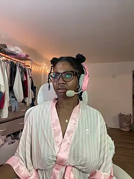 Pokazy przed kamerką – mochamimi