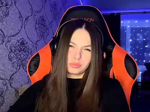 AkikoAnkrom's Webcam Show