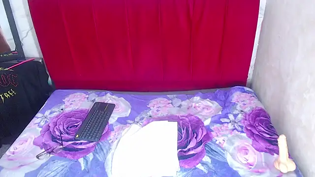 Show modela ailyn_castrocm101 na web-kameri