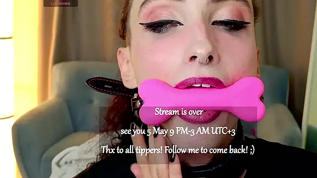 Pokazy przed kamerką – Queen_of_tease