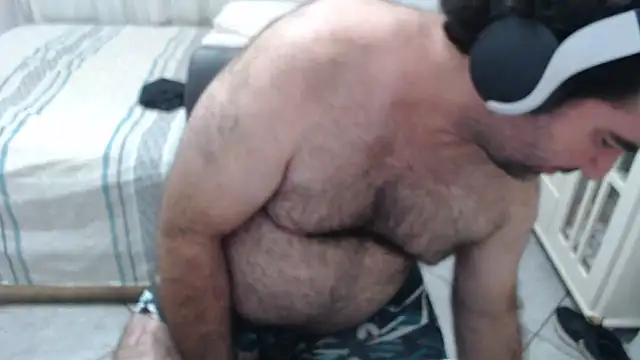 MysterBearMG's Webcam Show