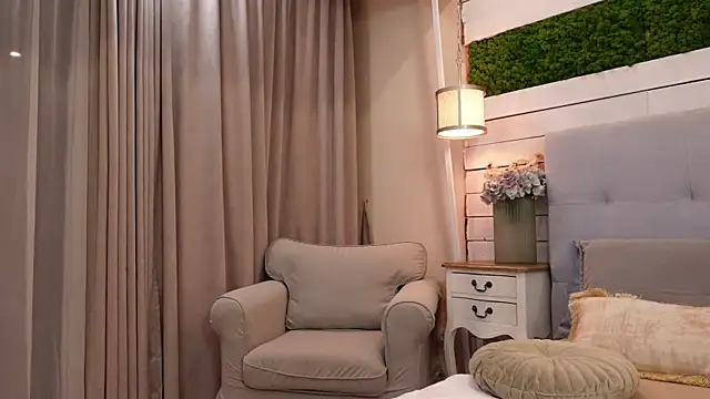 IsabellaMysty Adlı Modelin Canlı XXX Sohbeti