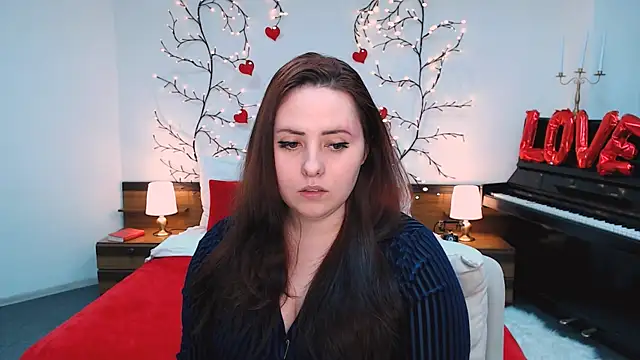 Show modela Hennessy_bunny na web-kameri