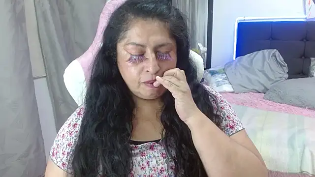 Chatroom XXX en direct de Keyla01_