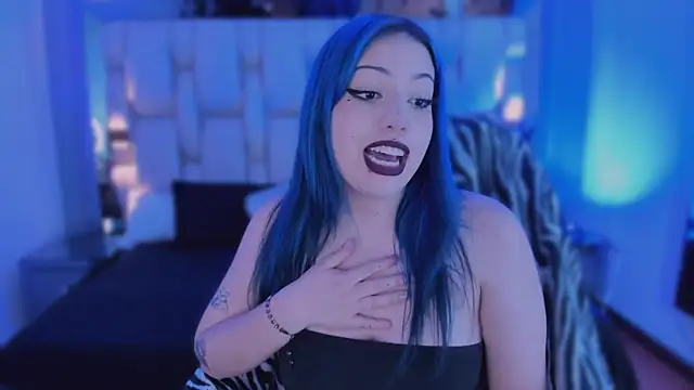 XXX chat uživo modela revenmiller_