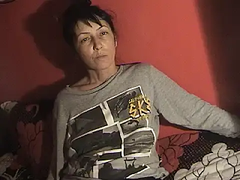 STREHETS Chat XXX in diretta