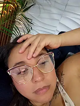 دردشة LizzRouse الجنسية المباشرة