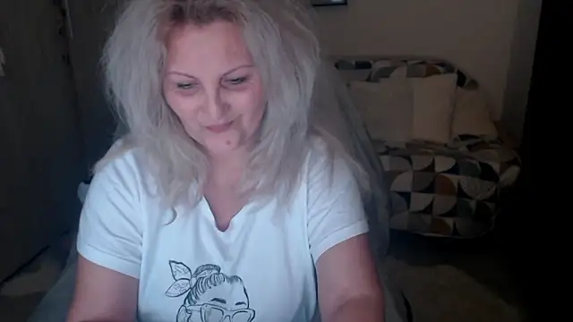 Divineblond Chat XXX live