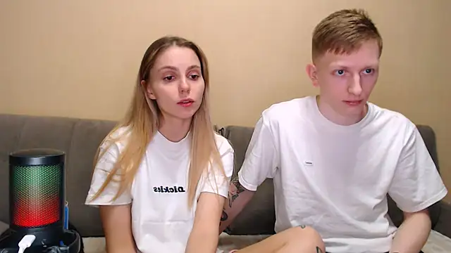 XXX chat uživo modela juliaanddima