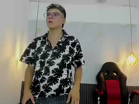 AndyFame1 Adlı Modelin Canlı XXX Sohbeti