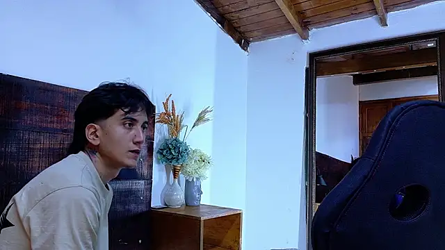 Esmeralda_and_Naim webcam show