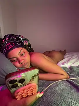 Pokazy przed kamerką – TheRealOshunQueen