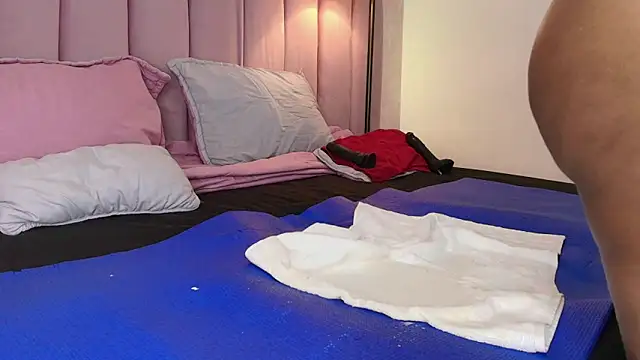 HallyBans' Webcam Show