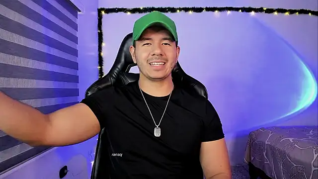 ransoj Chat XXX live