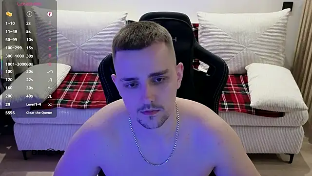 Czat XXX na żywo – Larstar01