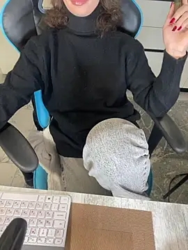 CurlyLaran Live XXX chat