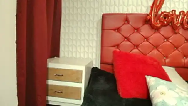 แชท XXX สดของ Elizabetth_Roman