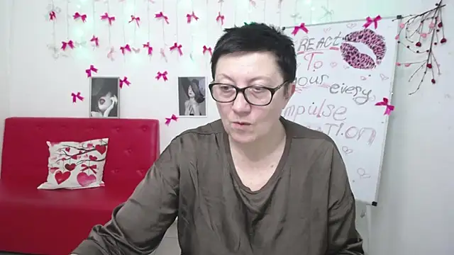 EmilyL0ven Live XXX chat