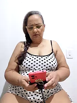 Chatroom XXX en direct de Noemipopi