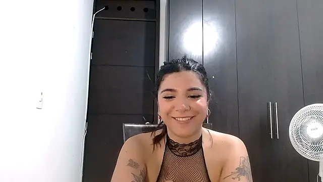 แชท XXX สดของ MiaDiamontLatin