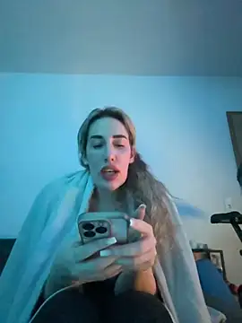 XXX chat uživo modela JuliaPrivat
