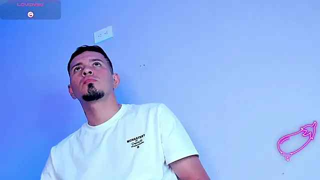 Pertunjukan Kamera Web AxelNoiir_