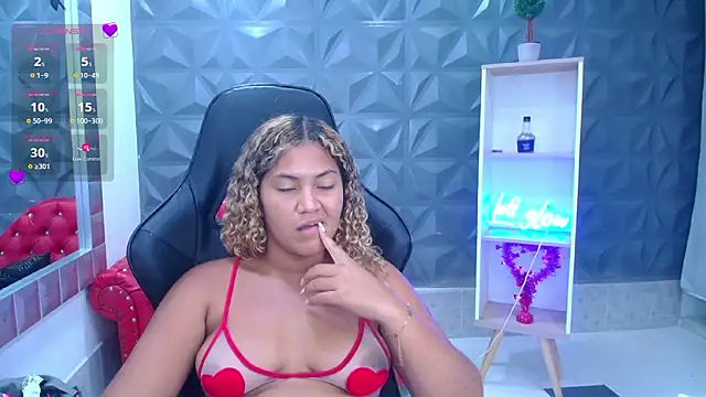 Cristal_War Chat XXX live