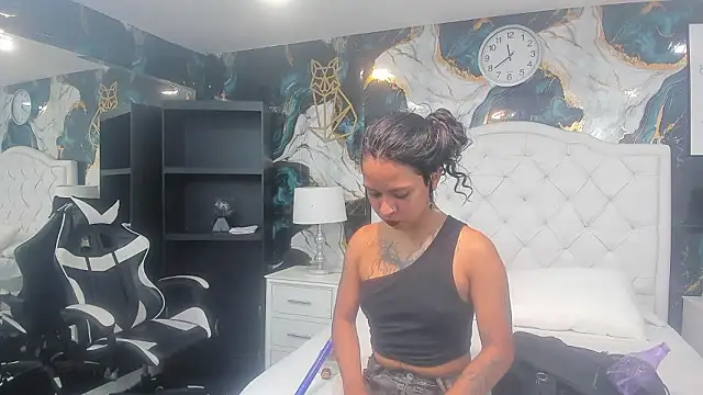 rave_connor's Live XXX Chat