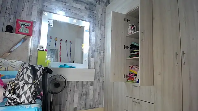 Violetrousse Obrolan Langsung XXX