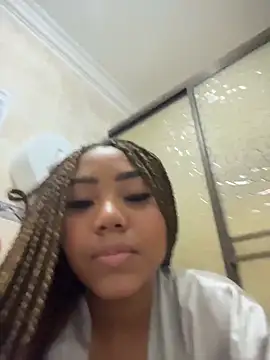 AngelaRobertsのライブXXXチャット