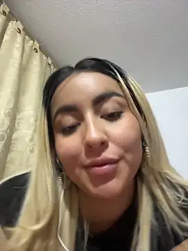 Elina_HillsのライブXXXチャット