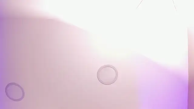 Viollet_xoxo élő XXX-chatje