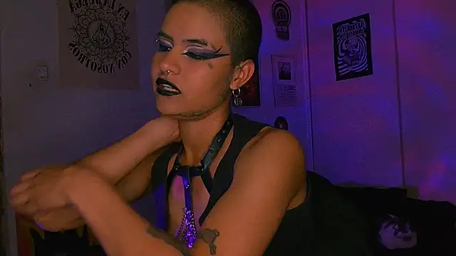 alex_one888 Adlı Modelin Canlı XXX Sohbeti