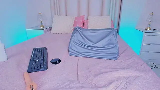 alanarose18 Adlı Modelin Canlı XXX Sohbeti