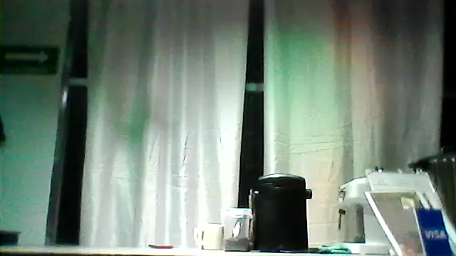 Burndew: διαδικτυακό σόου στην κάμερα