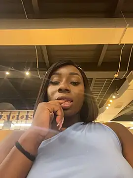 Show modela ZarahFerreira na web-kameri