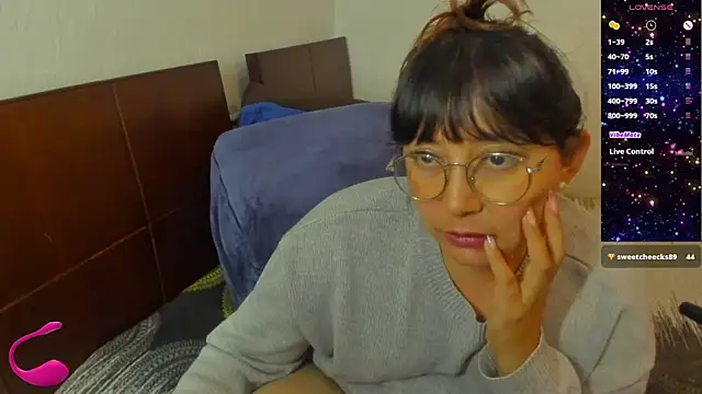 Chat +18 de ella_harry ao vivo