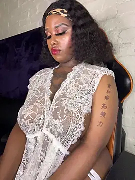 QUEEN_NOBUHLE_FEMDOM_777's Live XXX Chat