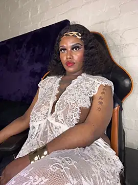 QUEEN_NOBUHLE_FEMDOM_777 网络视讯表演