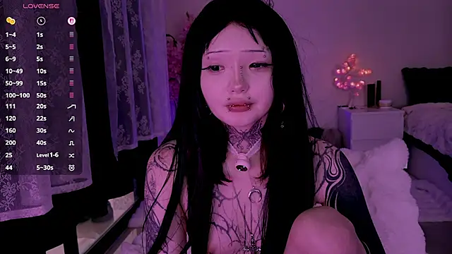 XXX chat uživo modela Lein_Bone