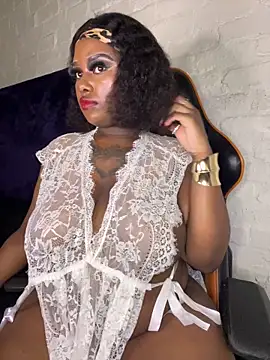 Chat +18 de QUEEN_NOBUHLE_FEMDOM_777 ao vivo