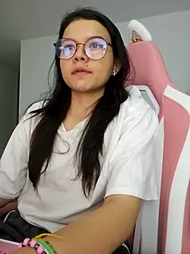 azumiichan Adlı Modelin Canlı XXX Sohbeti