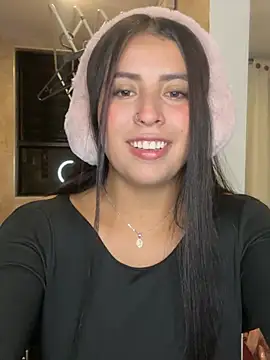 blush_bloom Adlı Modelin Canlı XXX Sohbeti