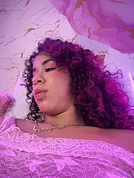 Woo_isDaphne élő XXX-chatje