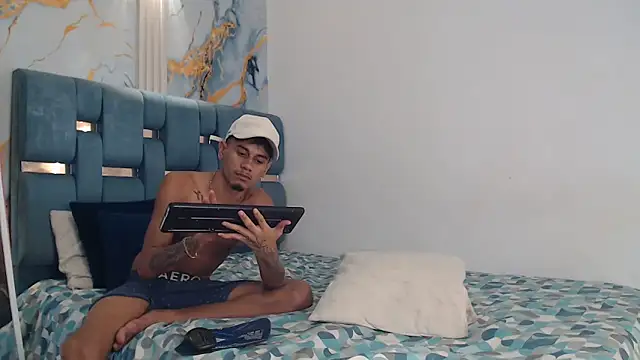 PRETTY_FEM Adlı Modelin Web Kamerası Şovu