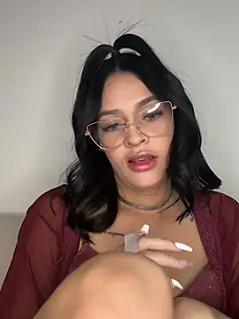 Lylyyy01's Live XXX Chat