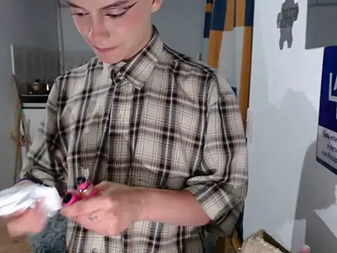 Brenda_Tina699: онлайн-секс-чат