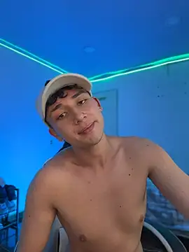 oliver_kyy – webcam-show