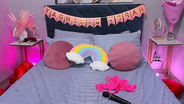 XXX chat uživo modela Curvy_Dynamite_