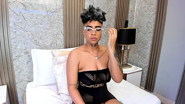 LuciaWallace Live XXX-Chat